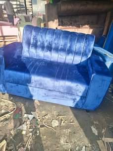A picture of 2seter chair 350k