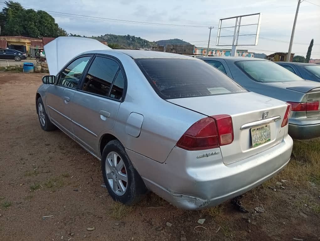 A picture of Honda Civic Bank type 2004 model