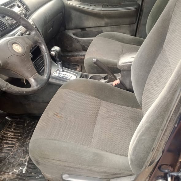 A picture of Used Toyota Corolla 05 for sale