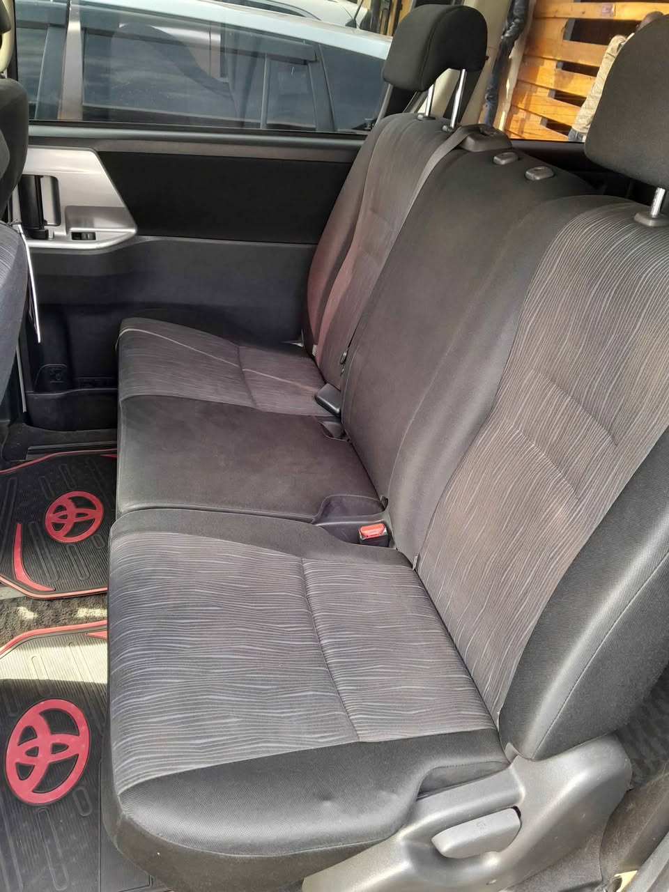 A picture of Noah si 0705375387 0776639068 watsup 36m