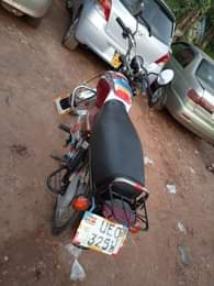 A picture of BAJAJ FOR SALE 1.9M Call. Or. Whatsapp 0772995758. 0772995758 0756911039.
