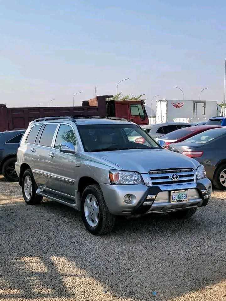 A picture of TOKS STANDARD 2005 TOYOTA HIGHLANDER