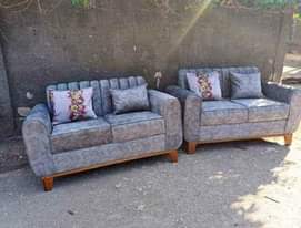 A picture of sofa mpya za kisasa 160000 usafir juu yangu 0785939368 whatsap