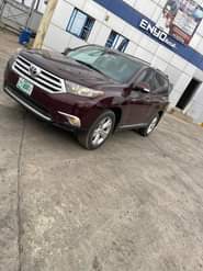 A picture of Clean 2012 Toyota Highlander sport LIMITED EDITION buy and traveling