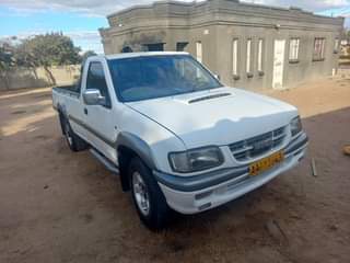 classifieds/cars isuzu