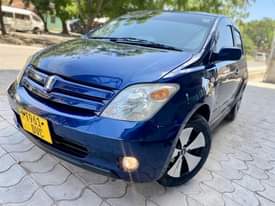 A picture of TOYOTA IST
