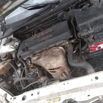 A picture of 2004 toyota Camry 04