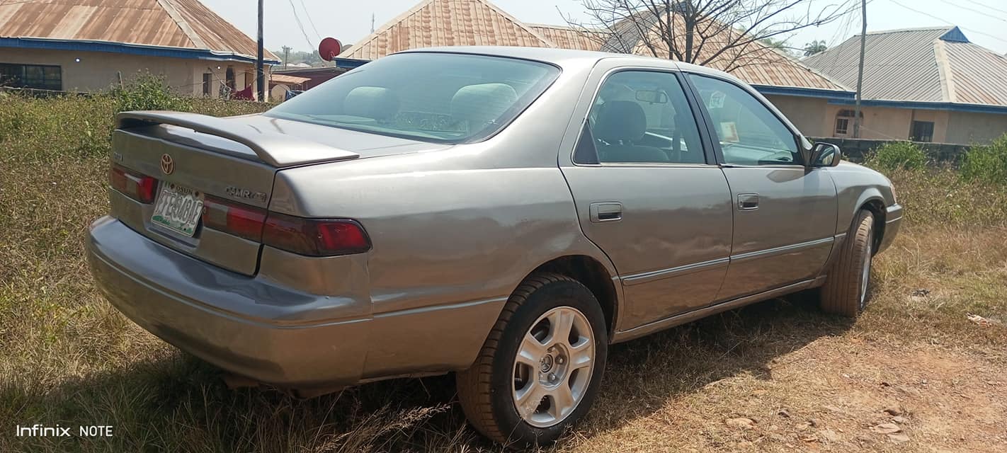 A picture of 08034244232.toyota camry