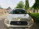 A picture of Rav4 2008