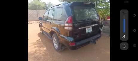 A picture of Toyota Prado Jeep