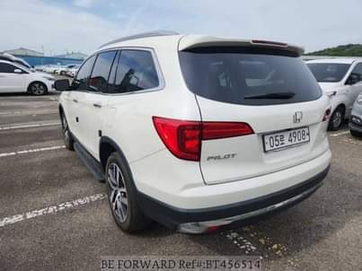 A picture of 2018 HONDA Pilot