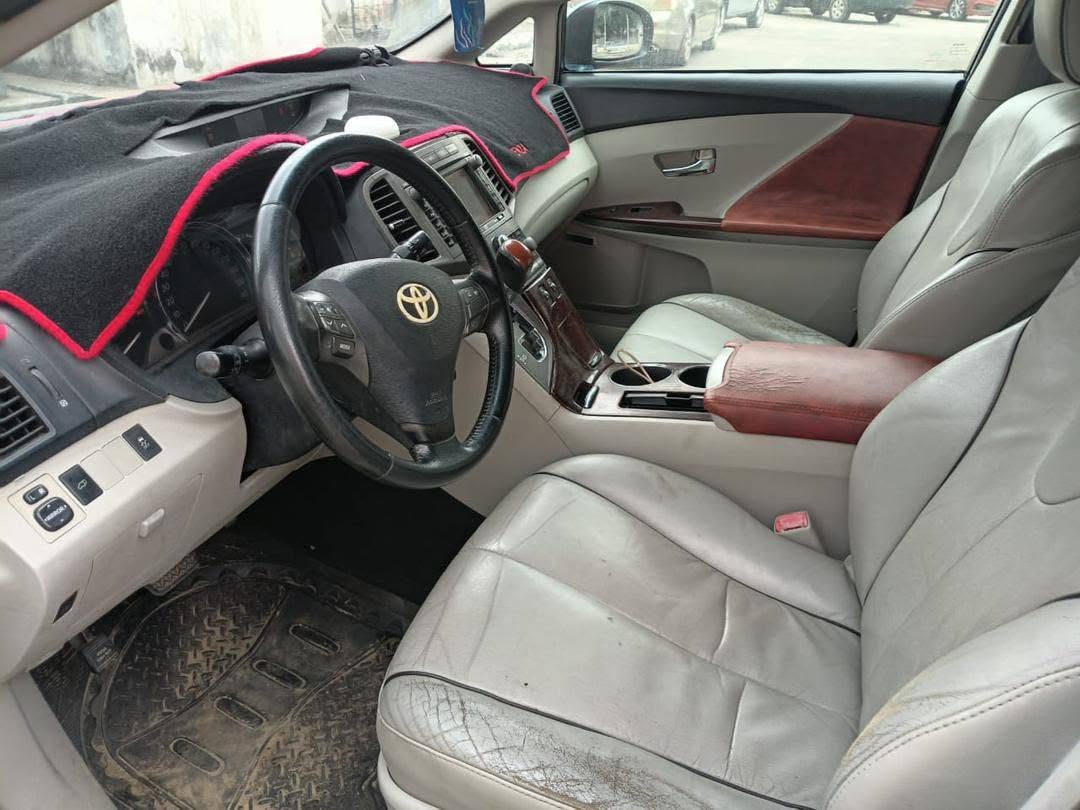 A picture of RELOCATION DEAL TOYOTA VENZA 2010 MODEL PURE FIRST BODY PAN