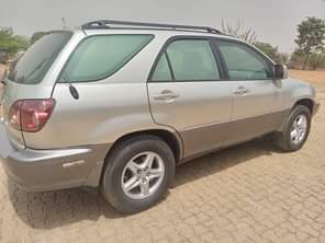 A picture of RX300 in super pristine condition first body untampered engine AC