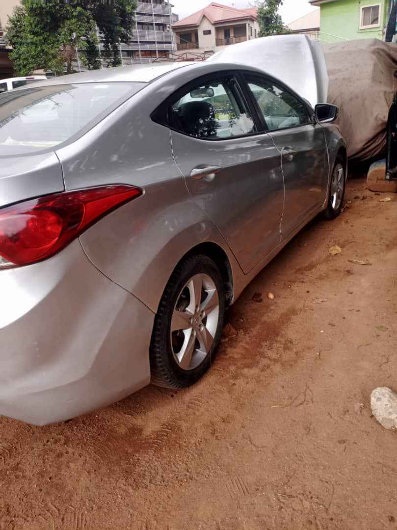 A picture of 2013 hyundai Elantra Key entry Sharp engine Sharp gear Ac