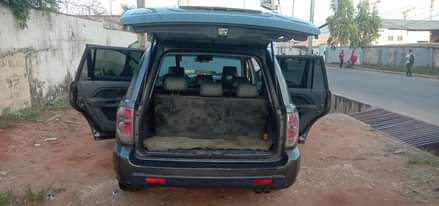 A picture of Honda Pilot 2008 Grey Ford Sale Registered