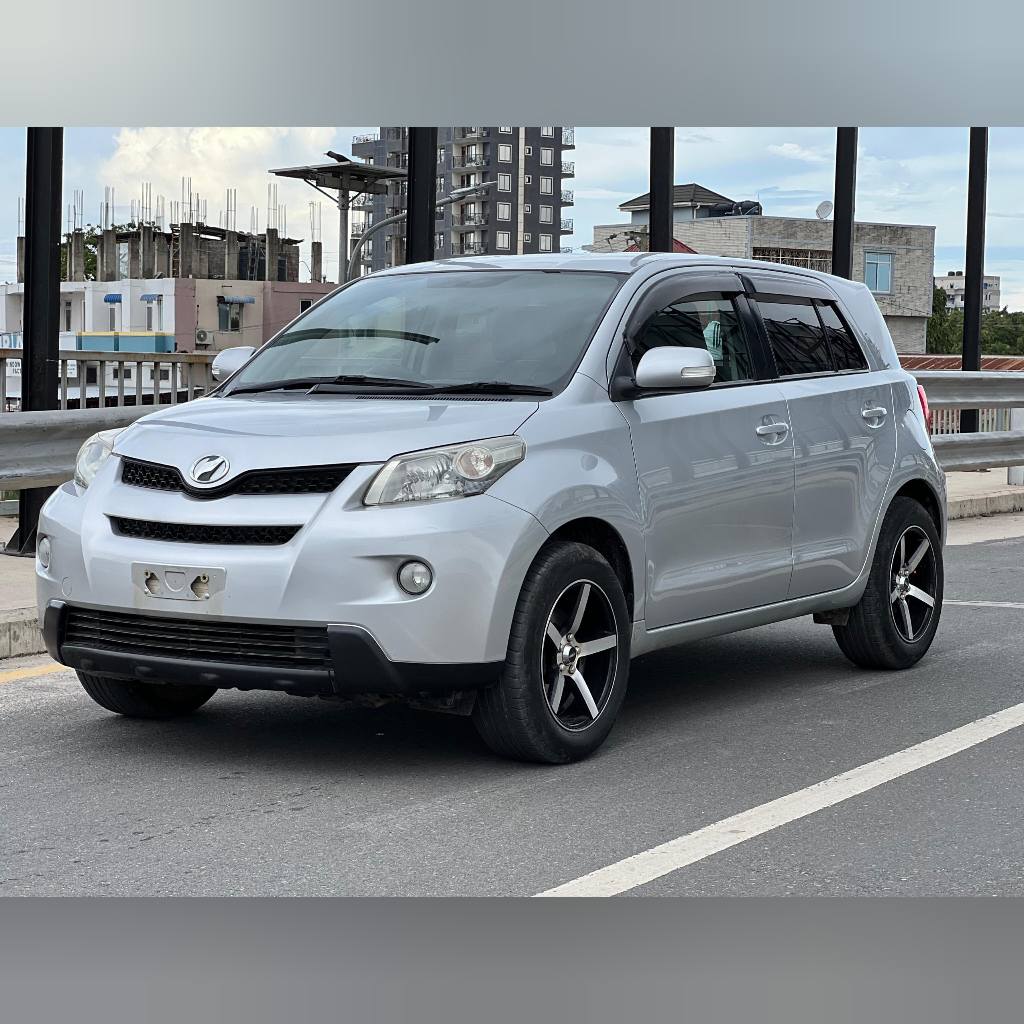 A picture of TOYOTA IST NEW