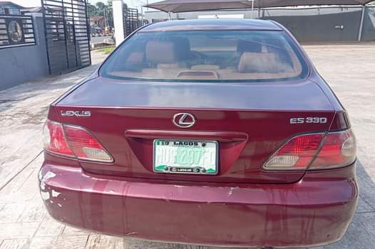 A picture of Lexus ES330 2004