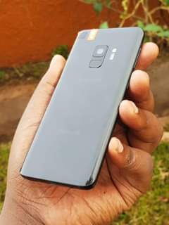 A picture of 64GB 4GB S9 SAMSUNG