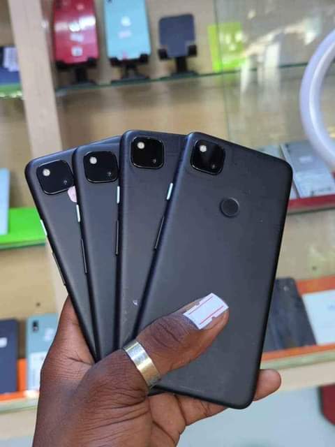 A picture of PIXEL 4A STORAGE 128GN 320K