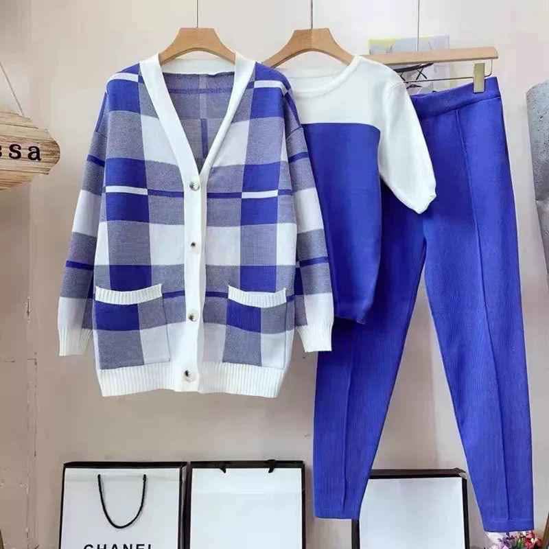 A picture of Sweater pieces