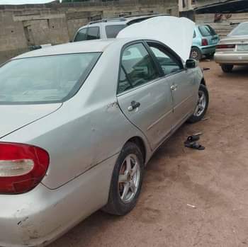 A picture of 2004 Toyota Camry 2.4