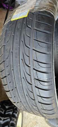 A picture of Pneus neufs 265 50R20 Minerva F110