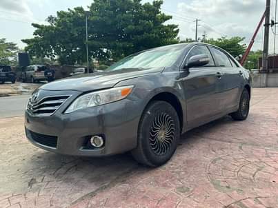 A picture of 2010 Toyota camry absolutely nothing to fix buy and drive