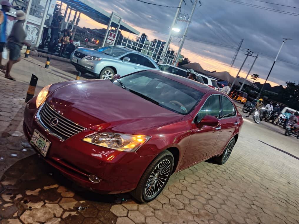 A picture of Lexus es350
