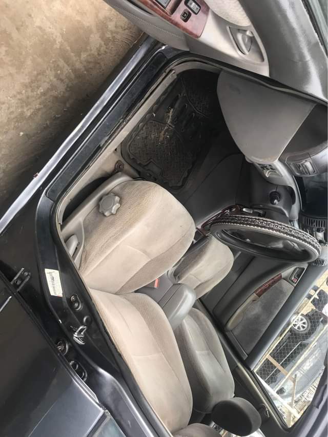 A picture of Register Toyota Corolla 2003 Distress for dealer
