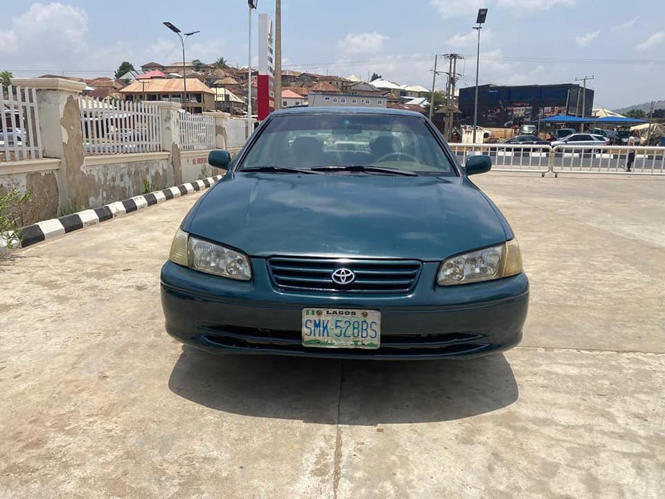 A picture of Toyota Camry pencil light