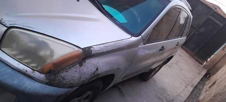 A picture of Naija used Toyota Rav4 2002 but need painting and everything