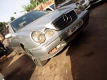 A picture of 1998 Mercedes Benz E200