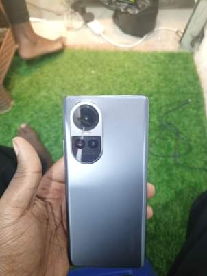 A picture of Oppo Reno 10 5g