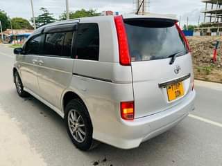 A picture of Toyota isis