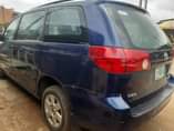 A picture of Toyota Sienna 2006