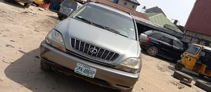 A picture of Super clean 2002 RX 300 untouched Engine and gear Ac