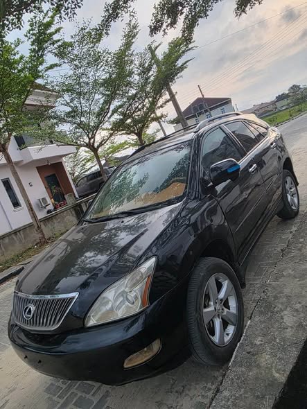 A picture of Used Like new RX330