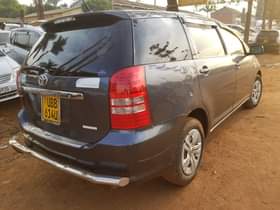 A picture of Toyota wish 2004 model 1800cc 20 million Call 0757953488