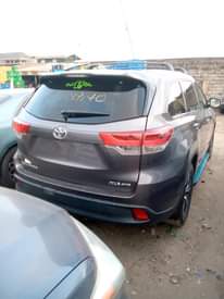A picture of 2016 Toyota Highlander