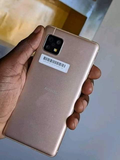A picture of Aquos sense 5g
