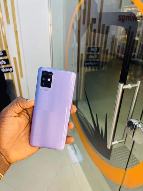 A picture of Infinix note 10 gb128