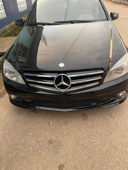 A picture of C300 2011 model Toks 2025 October entry Price 6 3m