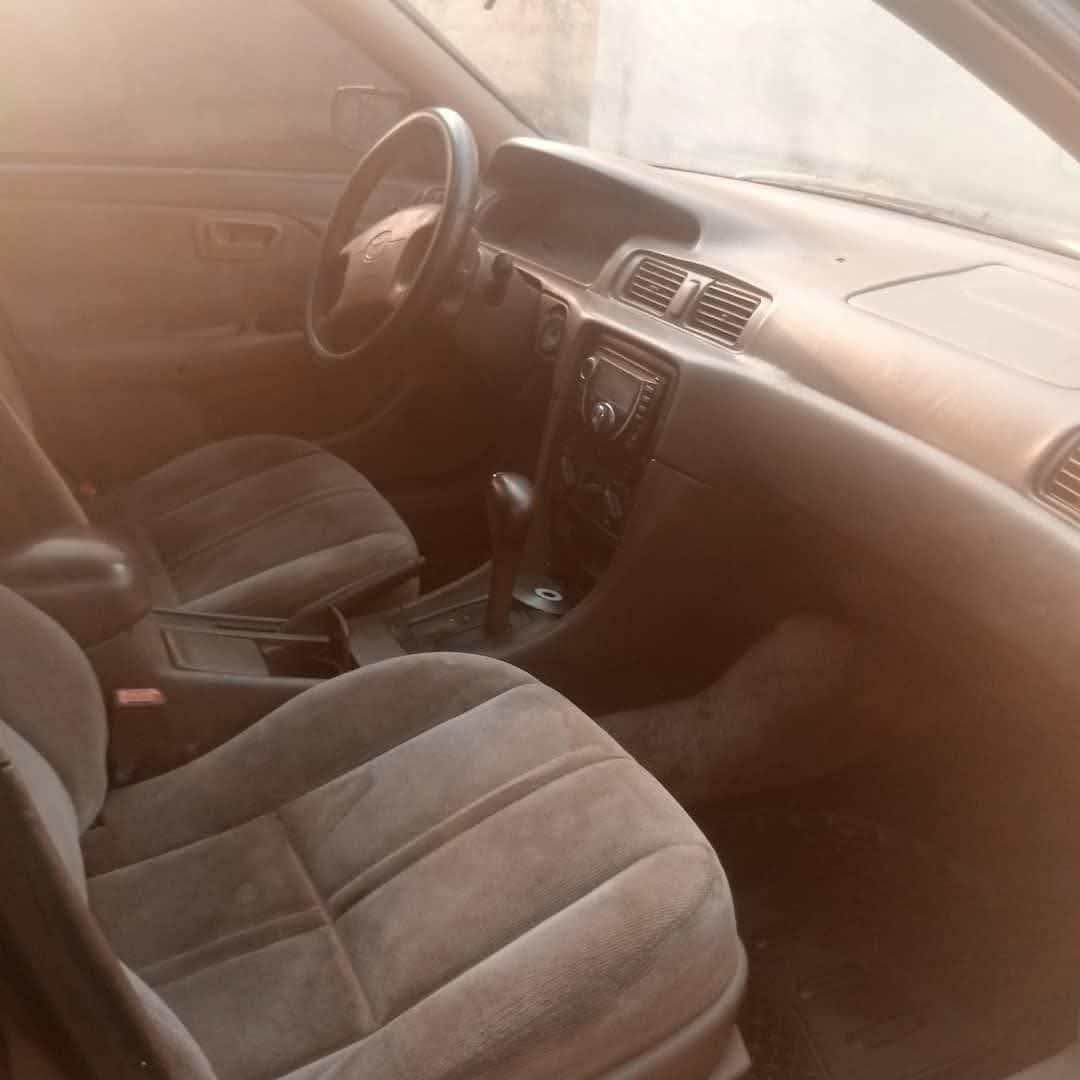 A picture of Toyota Camry 02 model engine and gera Ac working perfectly