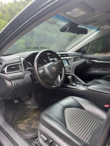A picture of FOREIGN USED 2018 CAMRY