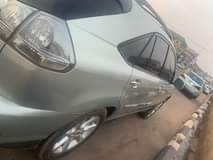 A picture of Lexus rx330