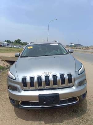 A picture of 2017 Jeep latitude direct Belgium full option 08051766160