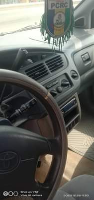 A picture of Sharp Belgium grade Toyota sienna 2004 Engine is standard Gear