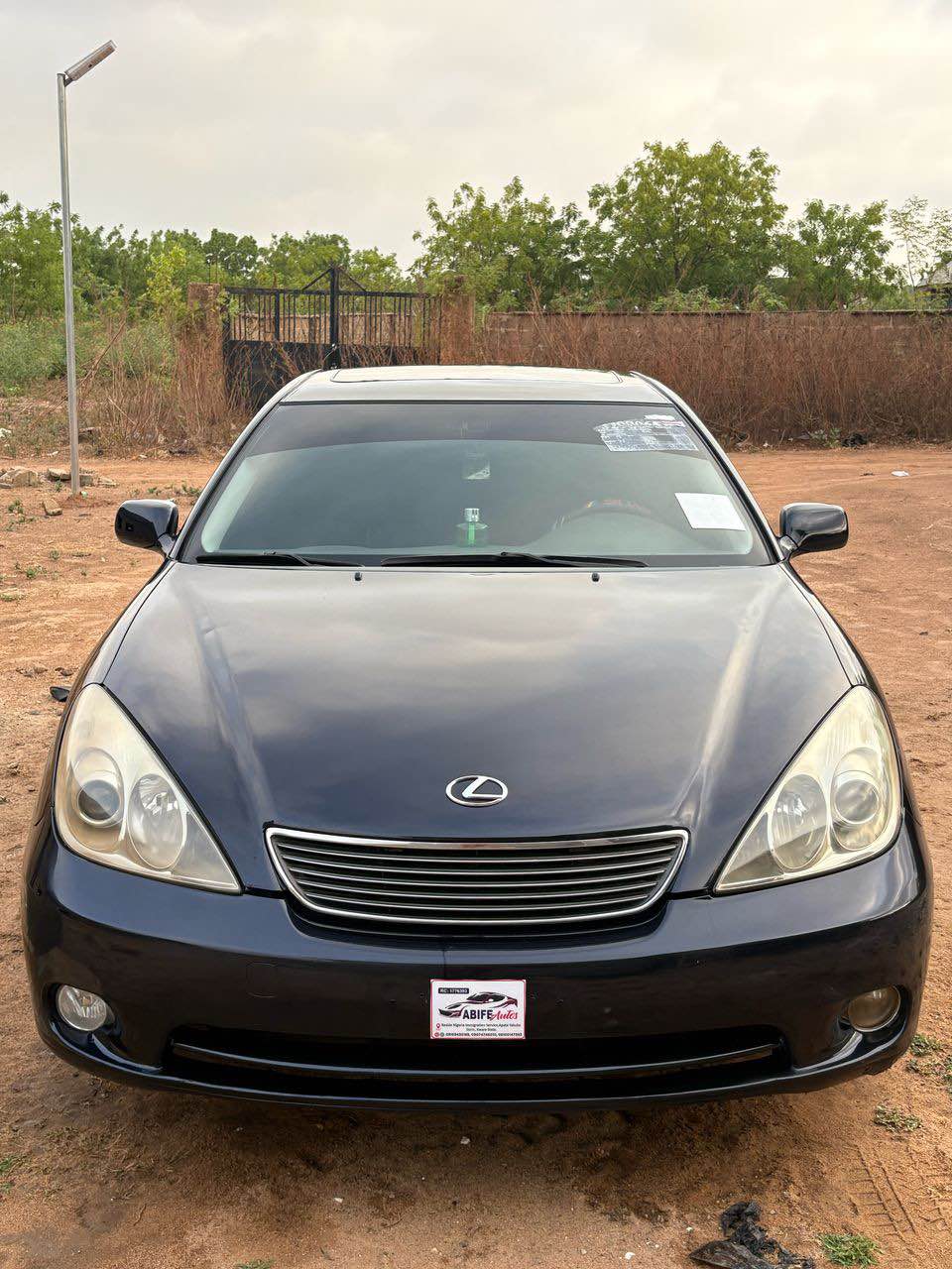 A picture of PRICE N6.4M EXTREMELY CLEAN TOKS STANDARD REGISTERED LEXUS ES 330