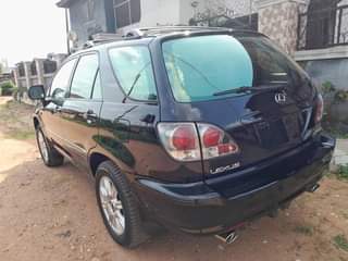 A picture of Lexus RX300