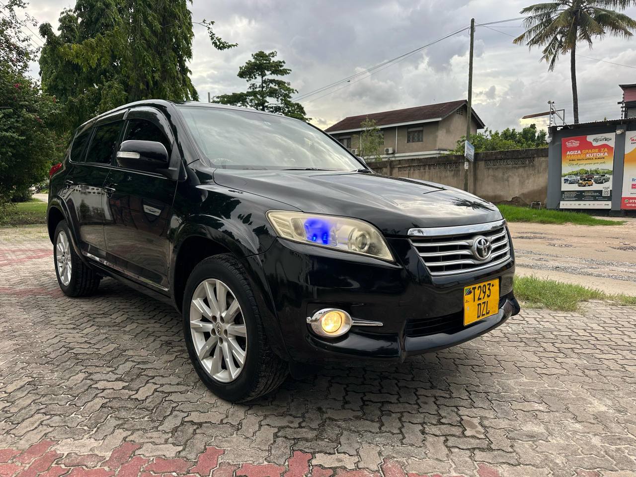 A picture of Price 26M 2557 69617116 TOYOTA VANGUARD YEAR 2012 2 360cc